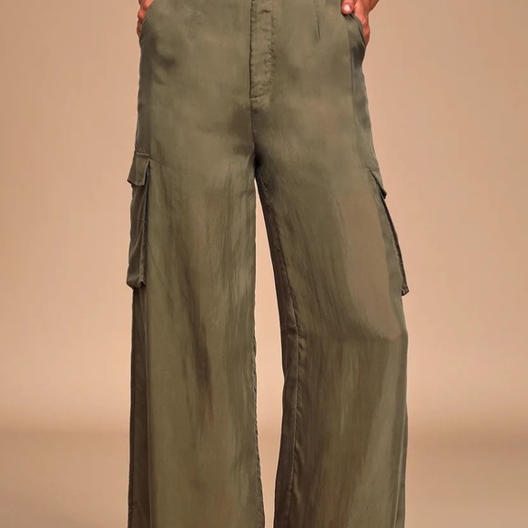 Satin wide leg cargos (LuLu’s) - Picture 7 of 7